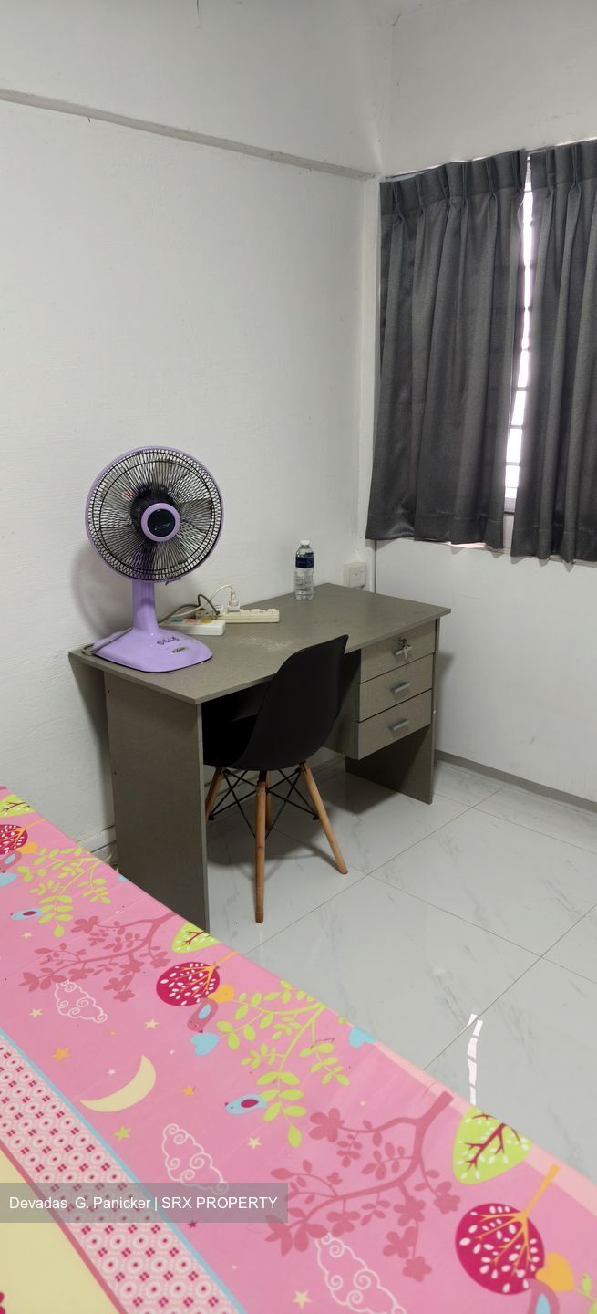 Blk 104 Jurong East Ville (Jurong East), HDB 3 Rooms #575803521